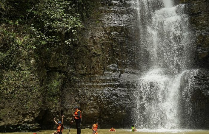 11Trekking thác 7 tầng Đà Lạt